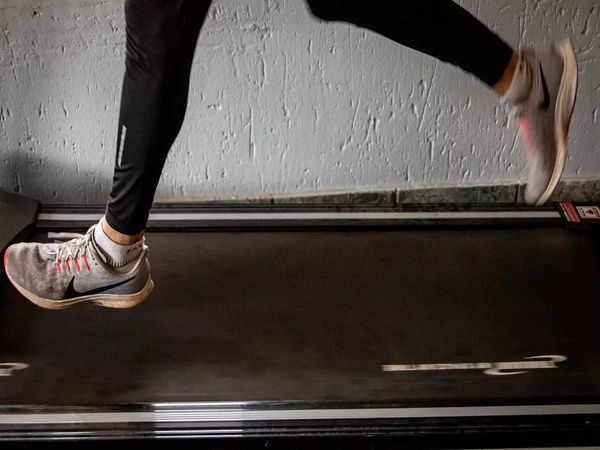 5 Tips For An Effective Beginner Treadmill, 5 Best Tips For An Effective Beginner Treadmill, How should a beginner run on a treadmill,  5 Tips For Treadmill Running, ट्रेडमिल पर कैसे दौड़े,  ट्रेडमिल पर दौड़ते समय 5 विशेष बातों का रखें ध्यान