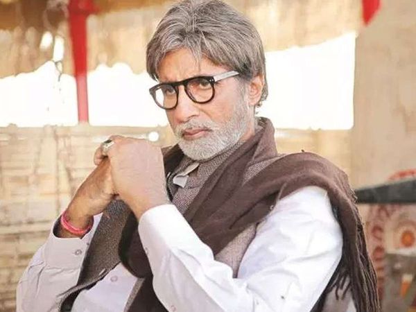 Fan said Amitabh Bachchan should be a responsible writer big B reply