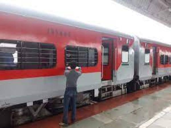 Kanpur Central AC Train 
