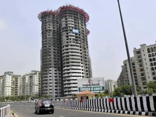 Noida Twin Towers, Qutub Minar, Supreme Court