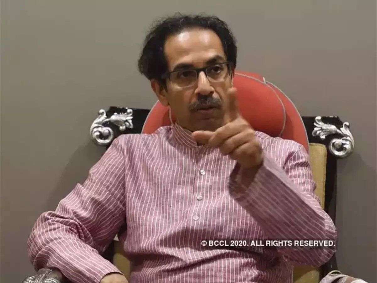 बदली बदली सी नजर आ रही है शिवसेना, सियासी कहानी लिखने की तैयारी ?