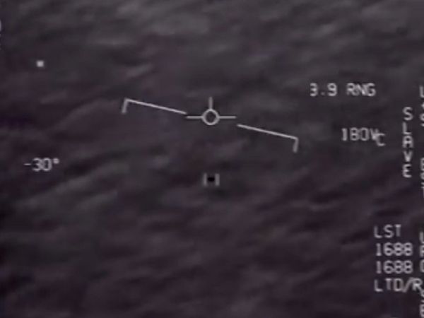 US नेवी अफसर का UFO से सामना! एलियंस को लेकर चर्चाओं के बीच अब सामने आया ये दावा