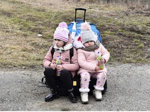 युद्ध ने 1.6 लाख को किया बेघर,मासूमों को देख बैठ जाता है दिल