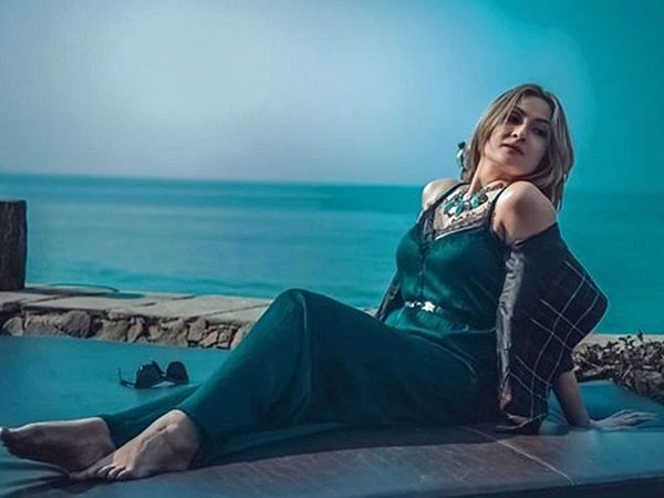 Dekh Bhai Dekh Star Urvashi Dholakia was in School When Actress Shooting for this TV show