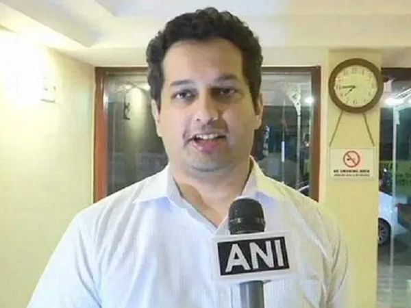 बीजेपी से बागी हुए मनोहर पर्रिकर के बेटे उत्‍प‍ल पर्रिकर, पणजी से ही लड़ेंगे चुनाव