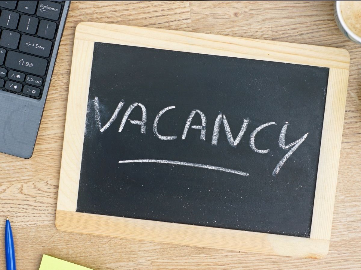 Bank Recruitment 2021-22: सार्वजनिक क्षेत्र के बैंको में 41,177 पद खाली, संसदीय सत्र के दौरान हुआ था खुलासा
