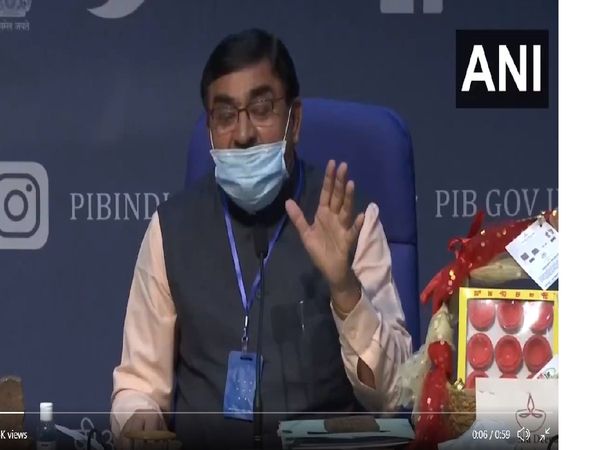 Cowdung:राष्ट्रीय कामधेनु आयोग के चेयरमैन का दिव्य ज्ञान, रेडिएशन चिप के तौर पर मोबाइल में हो सकता है इस्तेमाल