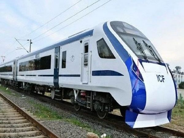 vande bharat train in pune