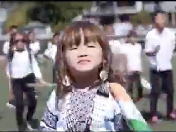 4 साल की मासूम ने कुछ इस तरह गाया 'वंदे मातरम', पीएम मोदी भी हुए मुरीद [Video]