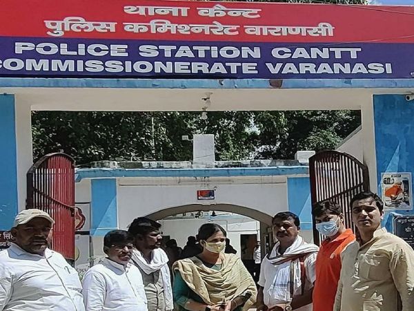 Three arrested for robbing auto riders