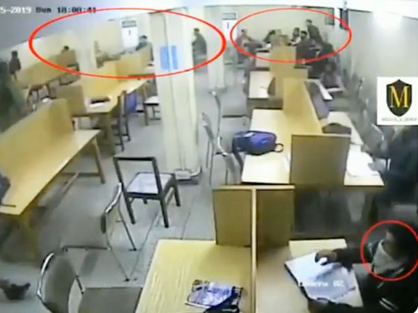 Video war in Jamia Millia Islamia now students take stone in hand video came forward