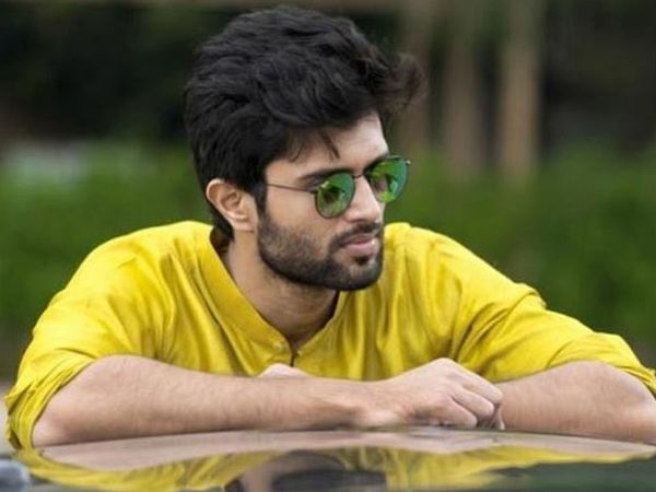 Arjun Reddy Fame Vijay Deverakonda for Coronavirus relief raises Rs 40 lakhs Fund