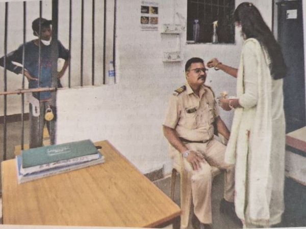 viral photo News paper clips funny photo goes viral on social media