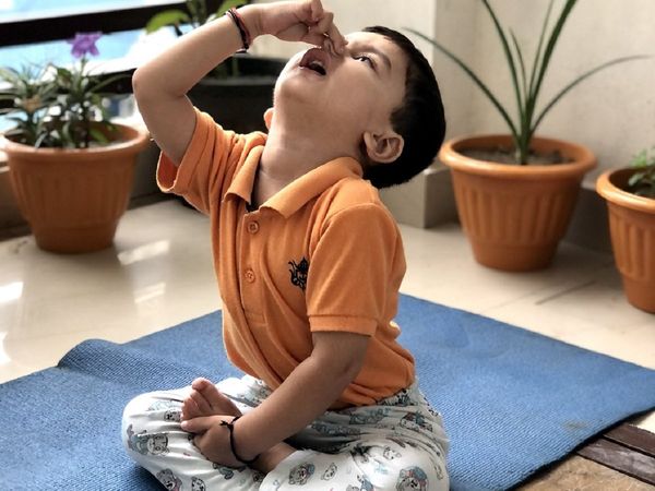 Yoga Day 2021: सोशल मीडिया पर छाए 'नन्‍हे योगी', योग करते हुए तस्‍वीरों ने जीता दिल