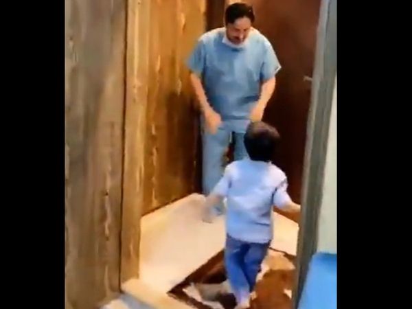 अस्‍पताल से घर लौट रो पड़ा ये डॉक्‍टर, बेटे को गले भी न लगा पाया, दिल छू लेगा वीडियो