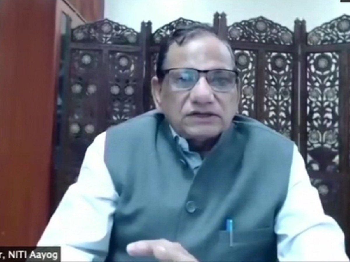 डॉ. वीके पॉल ने कहा- एक दिन में 1 करोड़ खुराक देने की तैयारी करनी होगी, बच्चों के टीकाकरण पर भी दी जानकारी