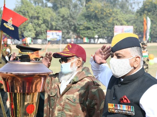 'Swarnim Vijay Mashaal'arrives Ghaziabad and Meerut cantonment VK Singh
