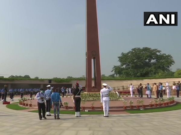 'आपका पराक्रम पीढ़ियों को प्रेरित करता रहेगा', कारगिल के रणबांकुरों को पीएम मोदी, रक्षा मंत्री ने किया याद