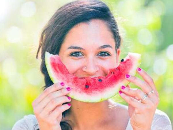 Watermelon Facial Tips, Watermelon Facial Tips in hindi, Watermelon Facial Tips Hindi Article, Watermelon Facial Tips For Fresh Glowing Skin, घर पर तरबूजा से फेशियल करने के 4 आसान तरीके, घर पर तरबूजा से फेशियल करने के 4 बेहतरीन तरीके, घर पर तरबूजा से फेशि
