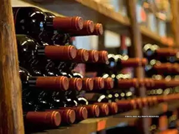 Delhi Excise New Policy, Delhi Excise Old Policy, Aam Aadmi Party, Manish Sisodia, BJP, CBI Investigation, LG VK Saxena