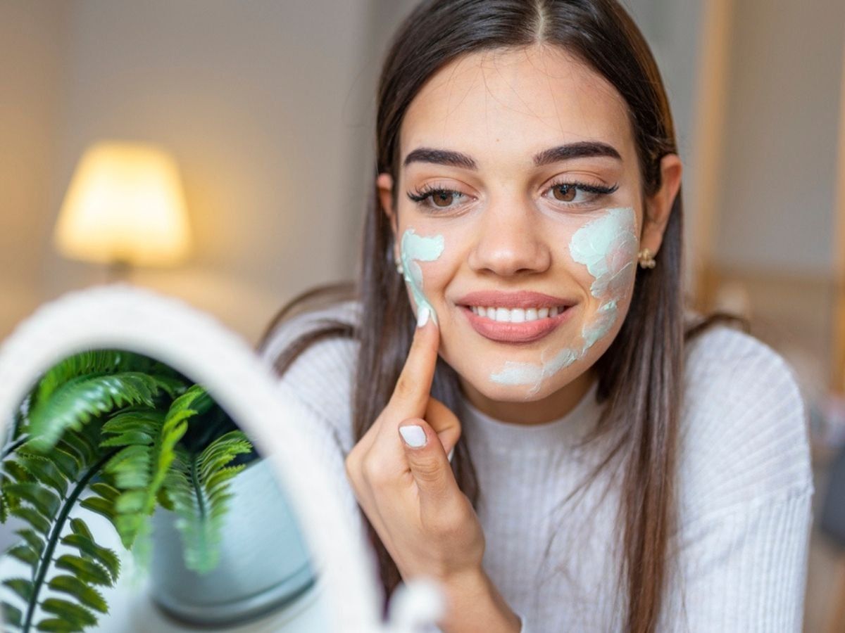 Winter Skin care Tips: सर्दियों में कैसा फेशियल नहीं करवाएं, क्यों न लें चेहरे पर स्टीम - देखें एक्सपर्ट गाइडेंस