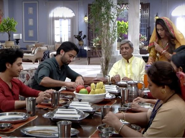 Woh Toh Hai Albela spoiler Update Kanha goes AGAINST his mom for Sayuri