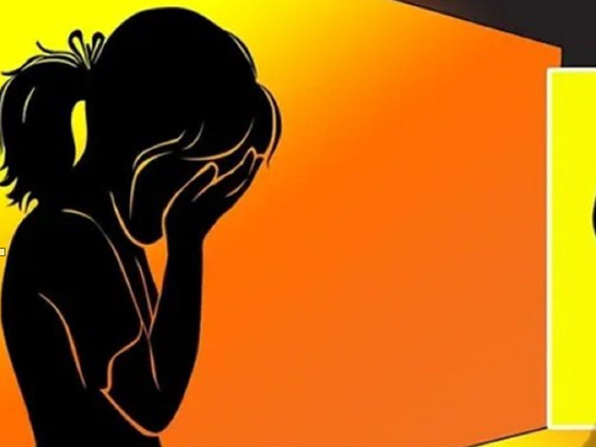 जुए में पत्नी हारा शख्स, दोस्तों के साथ संबंध बनाने को कहा, विरोध करने पर तेजाब डाल दिया