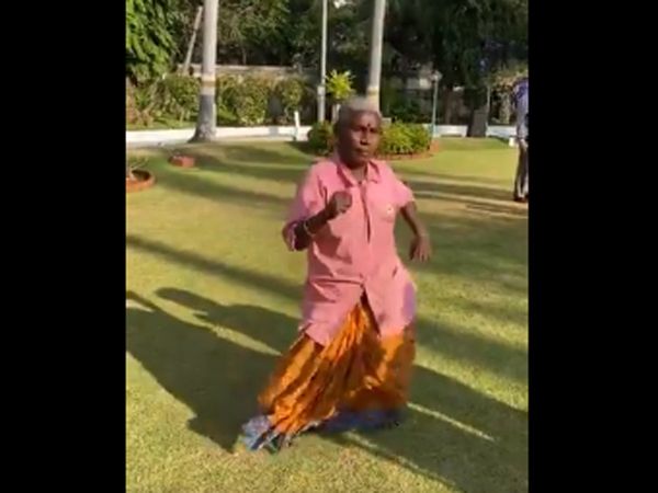 Women dance in Pongal event