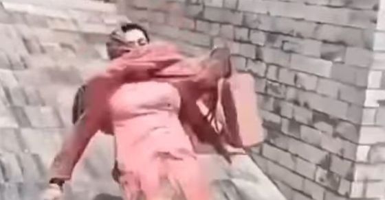 Funny Video: Woman coming down the stairs then what happened watch video