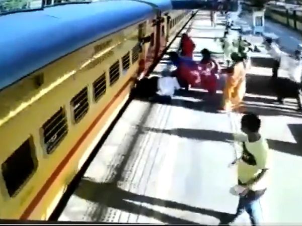 Woman fell from moving train at Vasai Road Railway Station, narrowly survived, watch painful video