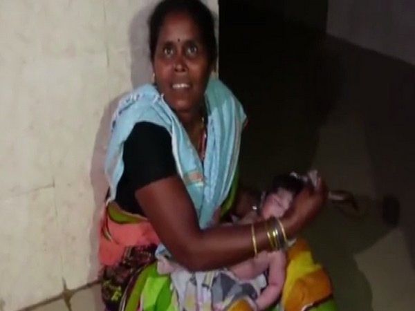 Woman gave birth a child in the light of mobile phone and torch, huge power cut in Visakhapatnam
