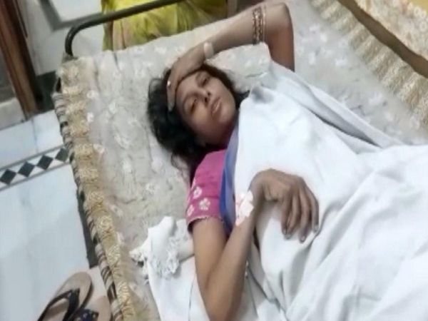  Greater noida Police 