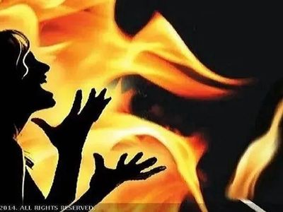woman set on fire woman set on fire