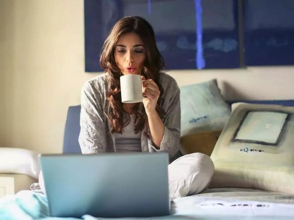 Work From Home, Work From Home Big Mistakes, Work From Home Mistakes To Avoid, Biggest Mistake you Do Work From Home, वर्क फ्रॉम होम, वर्क फ्रॉम होम की बड़ गलतियां, वर्क फ्रॉम होम में इन गलतियों को करें अवॉइड