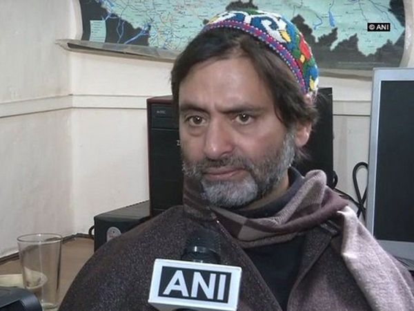 Delhi : Separatist leader Yasin Malik admitted to hospital