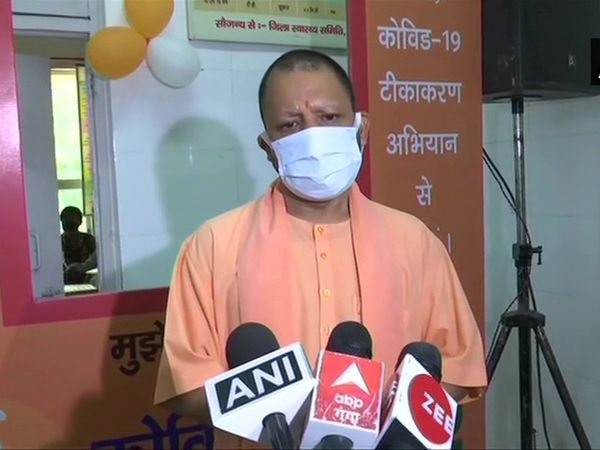Covid-19 : Vaccination started in 7 districts of UP, people above 18 years of age are being vaccinated
