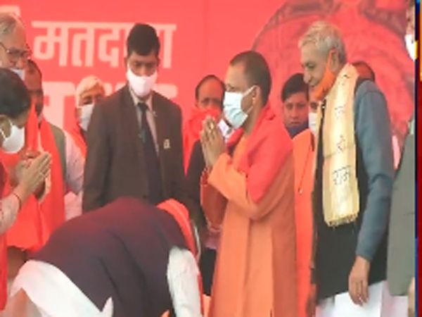  Yogi Adityanath 2nd day visit in Delhi will meet President Ramnath Kovind today