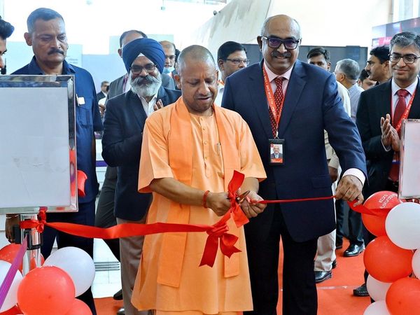  CM Yogi inaugurates Air Asia service for New Delhi, Goa and Bangalore