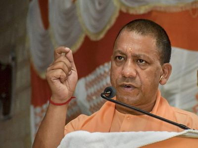 Hathras Case: हाथरस कांड की तपिश, योगी आदित्यनाथ को गैरों के साथ अपनों ने भी घेरा Hathras Case: हाथरस कांड की तपिश, योगी आदित्यनाथ को गैरों के साथ अपनों ने भी घेरा