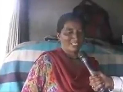 सादगी की मिसाल है सीएम योगी का परिवार, बहन अब भी गांव में चलाती हैं साधारण सी दुकान सादगी की मिसाल है सीएम योगी का परिवार, बहन अब भी गांव में चलाती हैं साधारण सी दुकान