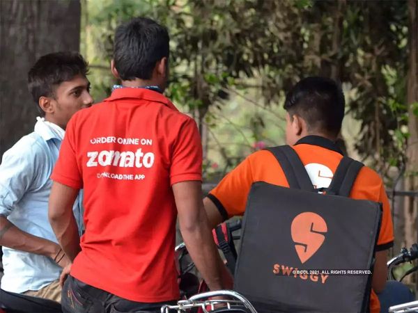 Zomato and Swiggy: apps went down, people complaint of not being able to order food online 