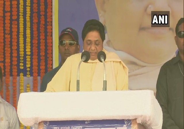 वाराणसी में बीजेपी पर बरसीं मायावती, सत्ता में दोबारा नहीं आ रहे हैं नरेंद्र मोदी