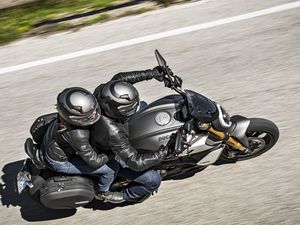 [Photos] Ducati Diavel 1260: देखिए कैसी है ये स्टाइलिश और दमदार बाइक