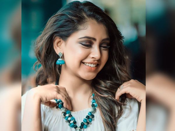 Niti Taylor Ishqbaaz, Mehandi Video