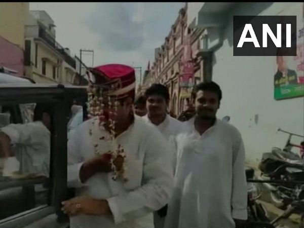 Samajwadi Party leader wore sehra to dodge Police to reach Rampur in support of Azam Khan