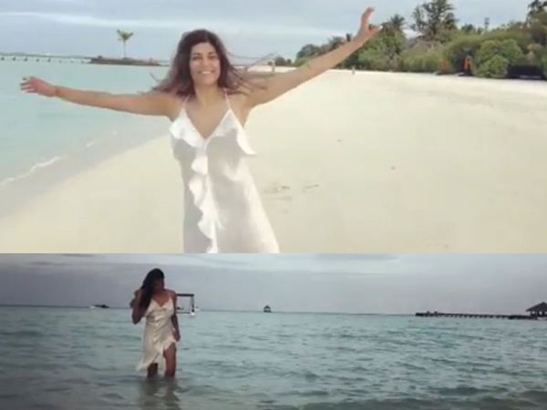 Sushmita sen looks Hot in backless dress Enjoying beach vacation in maldives watch Video