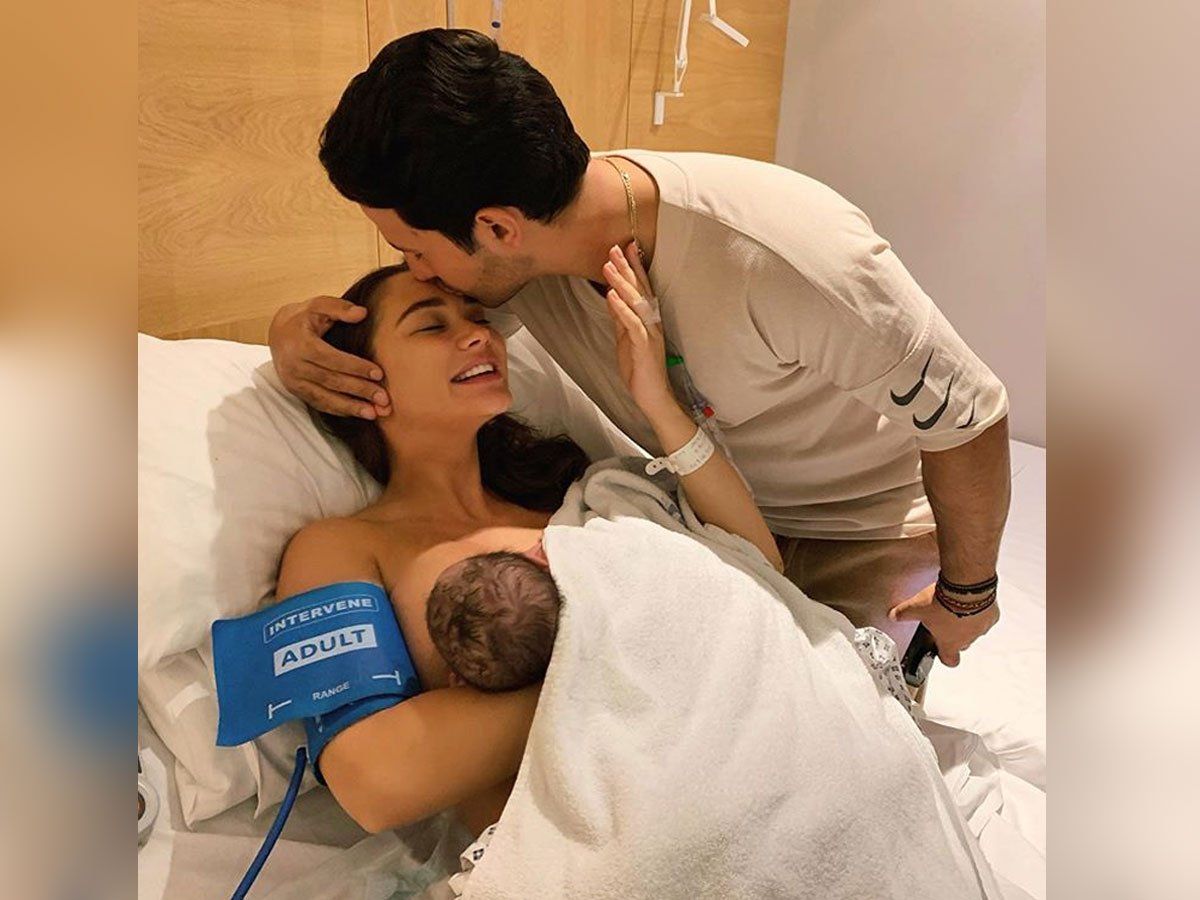 एम ज क सन न द य ब ट क जन म ब र स टफ ड ग कर त ह ए श यर क पहल Photo Amy Jackson Gives Birth To Baby Boy Shares First Photo On Social Media Bollywood News