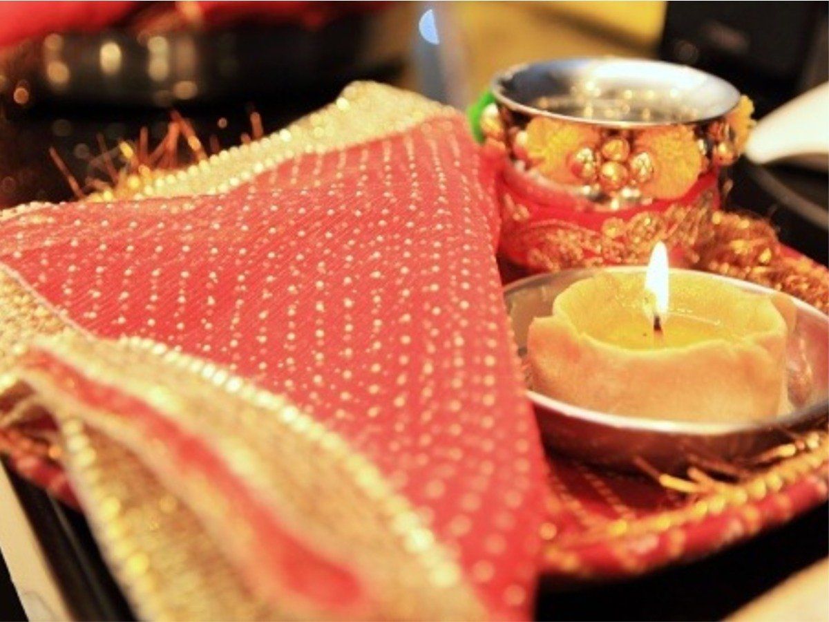 Karva Chauth 2019 Date जानिए करवा चौथ व्रत कब है और पूजा सामग्री सामान