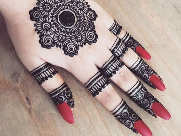 Mehndi may cause allergic reaction