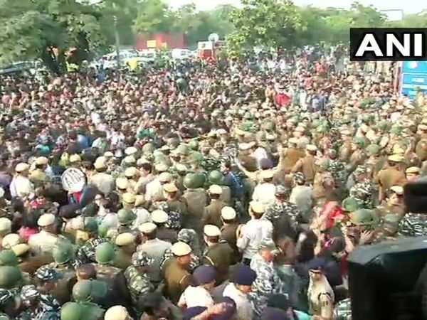 JNU students protest against fee hike